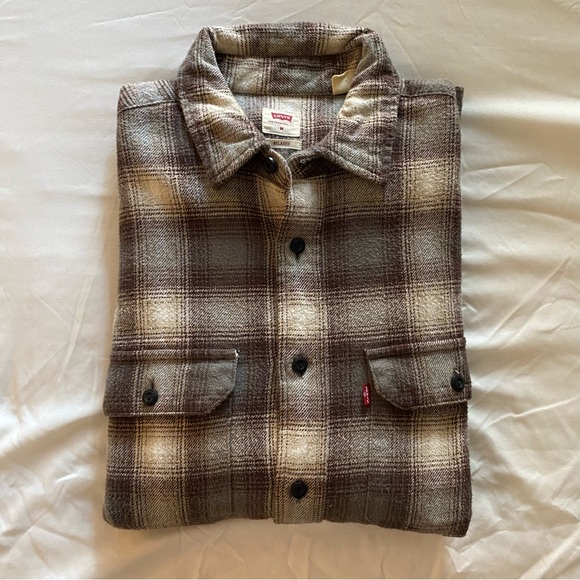 Levi’s Men’s Flannel - Picture 2 of 8